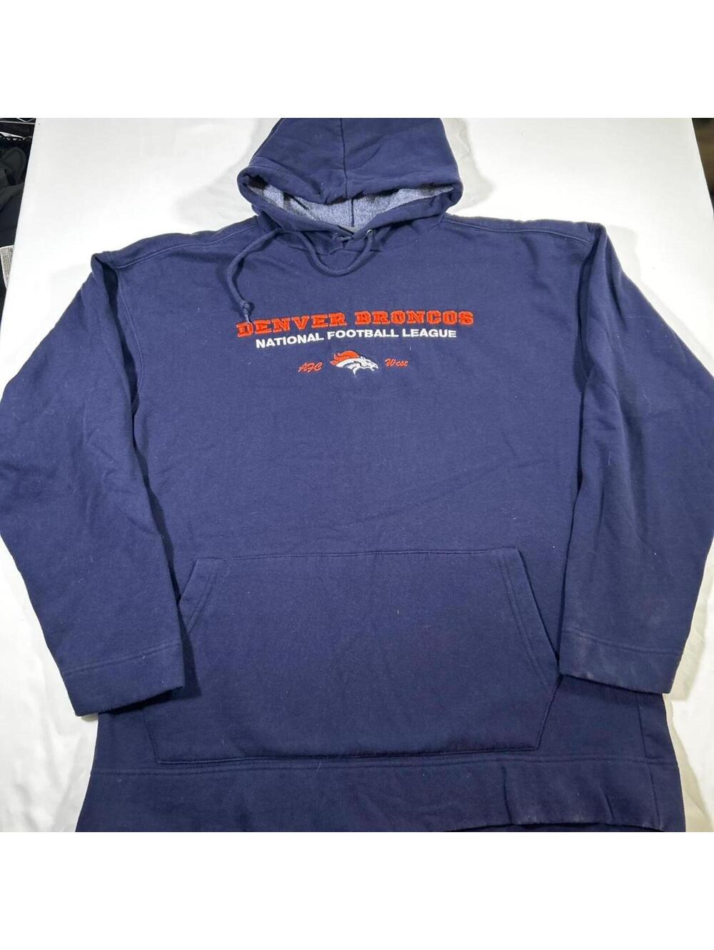 the edge Denver Broncos men’s large Navy blue  sweatshirt